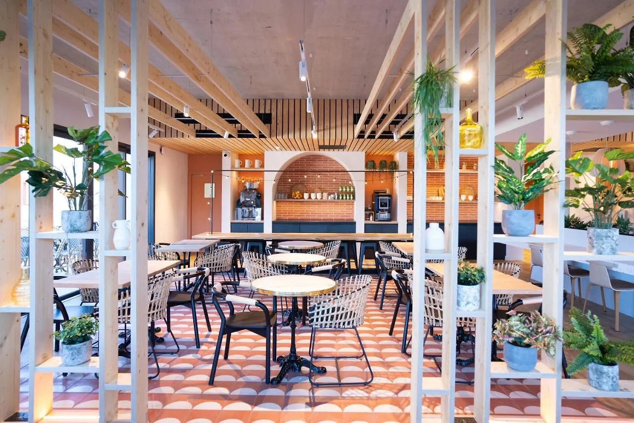 ***  فندق Ibis Styles مونْتوبا فرنسا